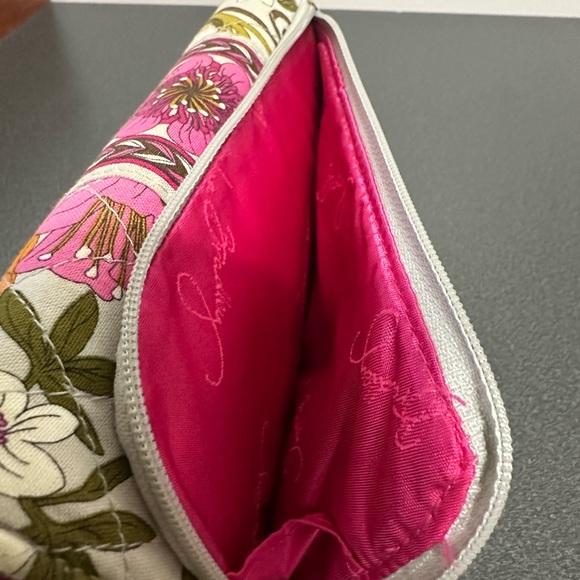 Crossbody By Vera Bradley In Floral Print, Size:Small - Picture 7 of 8